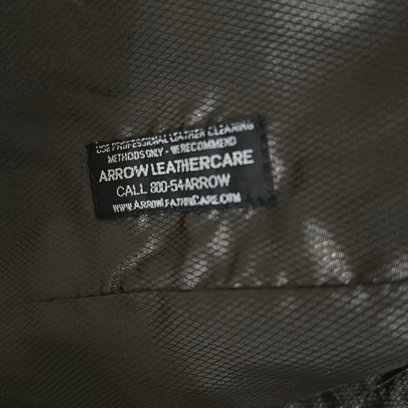 Johnson and Murphy Man’s Leather Jacket, Dark Brown Color, Size 46. - Picture 4 of 9